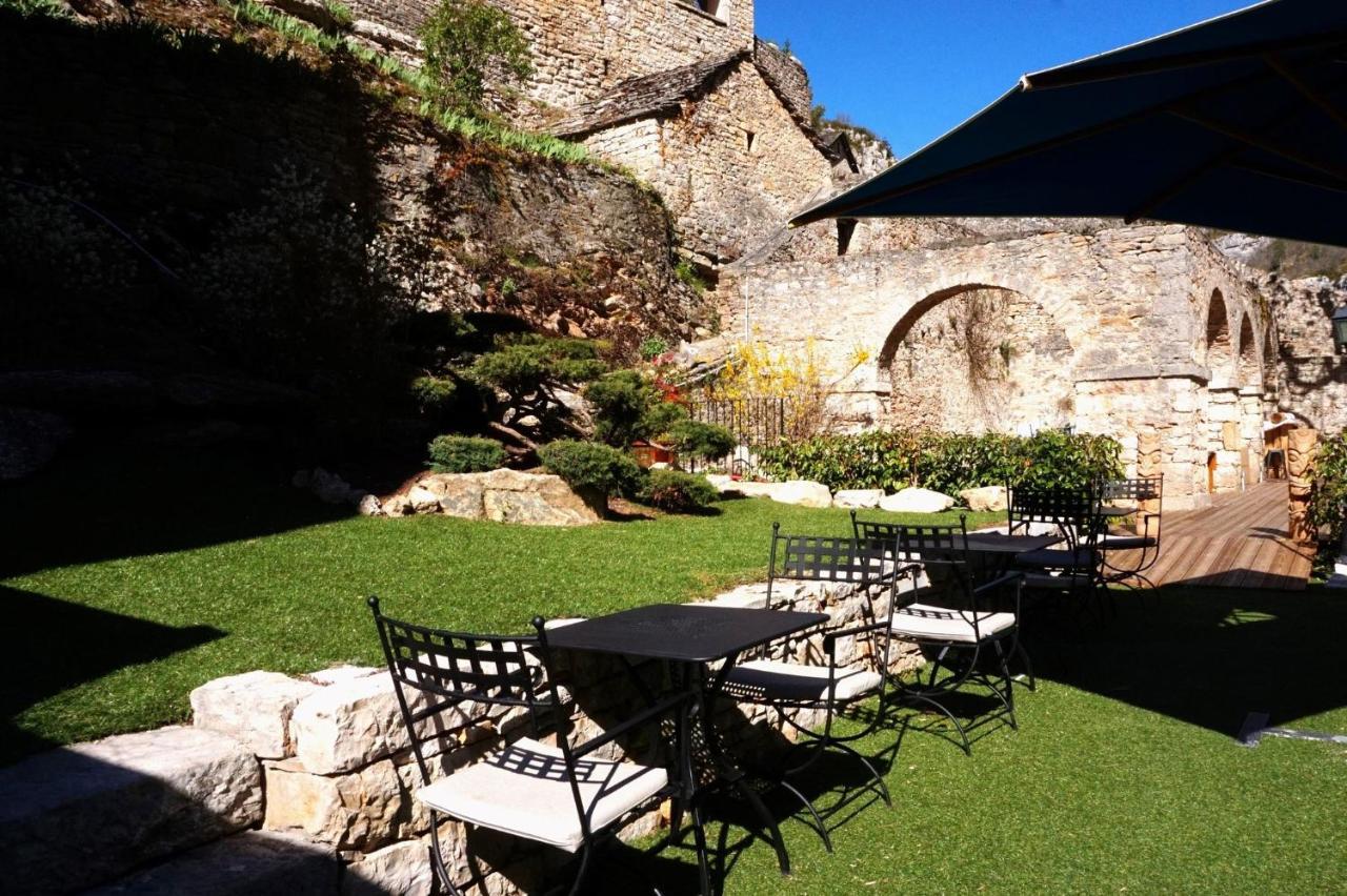 Hotel-Restaurant Le Manoir De Montesquiou La Malène Exterior foto